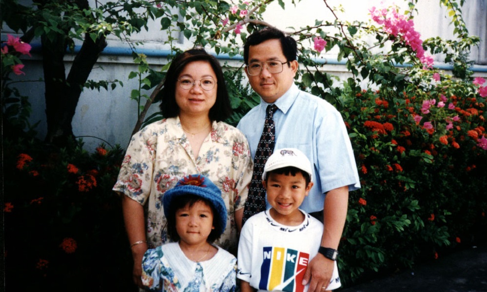 An's Family at the Alliance guesthouse in 1998